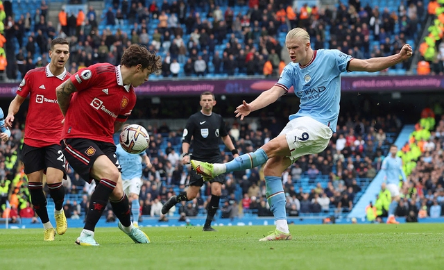 Ngoại hạng Anh: Derby Manchester rớt giá thê thảm- Ảnh 1. Ngoại hạng Anh: Derby Manchester rớt giá thê thảm- Ảnh 1.